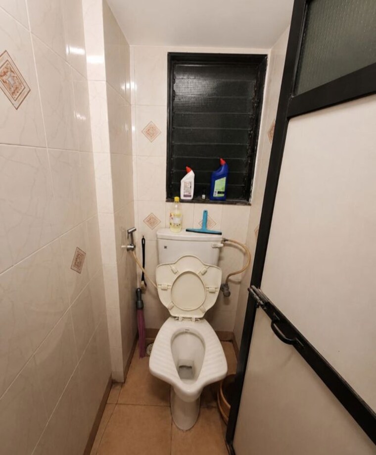 Bathroom, greenfield-rocks-chs 1 Bedroom 500 Sq.Ft. Apartment In Jogeshwari East Mumbai 10548349