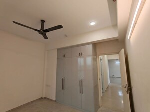 2 BHK Apartment For Rent in Zara Rossa, Sector 112