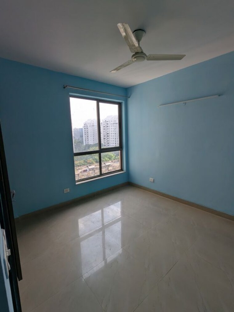 Room, unitech-uniworld-gardens-2 3 Bedroom 1350 Sq.Ft. Apartment In Sector 47 Gurgaon 10548359