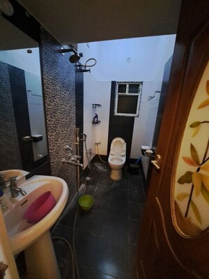 Team Area in 3 BHK Builder Floor at Kammanahalli – for Rent
