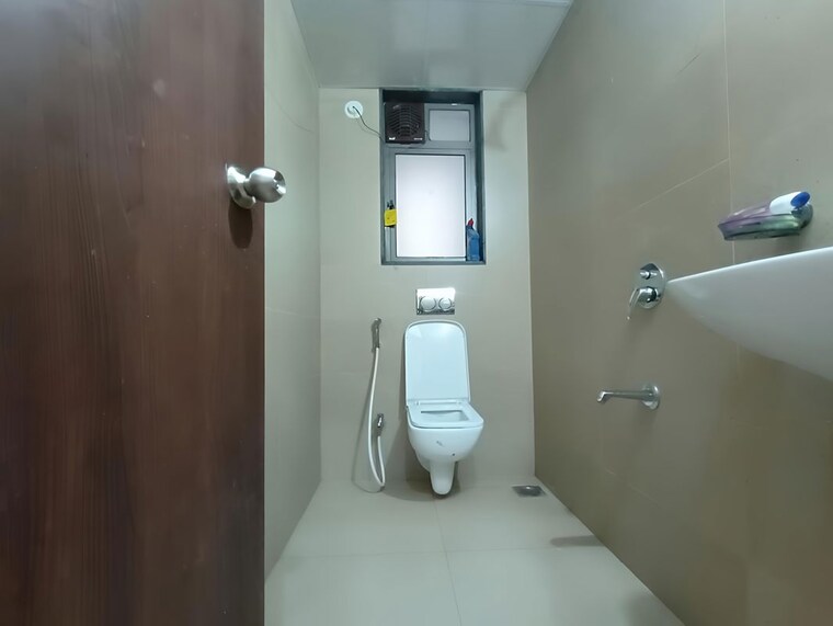 Bathroom, runwal-eirene 2 Bedroom 531 Sq.Ft. Apartment In Balkum Pada Thane 10548380