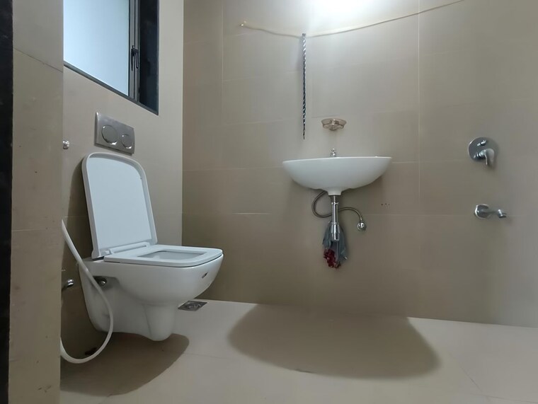 Bathroom, runwal-eirene 2 Bedroom 531 Sq.Ft. Apartment In Balkum Pada Thane 10548380