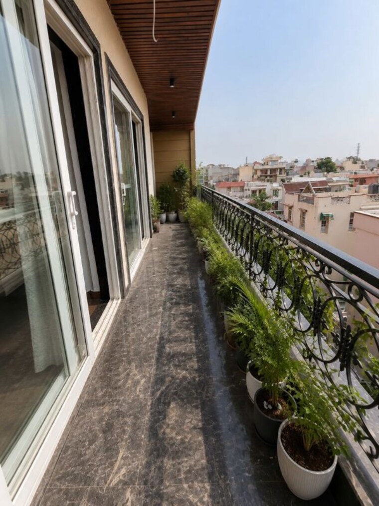 Balcony, sector 15 3 Bedroom 1800 Sq.Ft. Builder Floor In Sector 15 Gurgaon 10548387