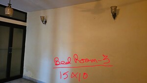 Room in 3 BHK Builder Floor at Sector 47 – for Rent