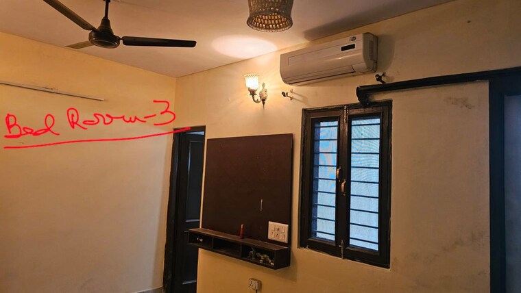 Room, sector 47 3 Bedroom 1000 Sq.Ft. Builder Floor In Sector 47 Chandigarh 10548413