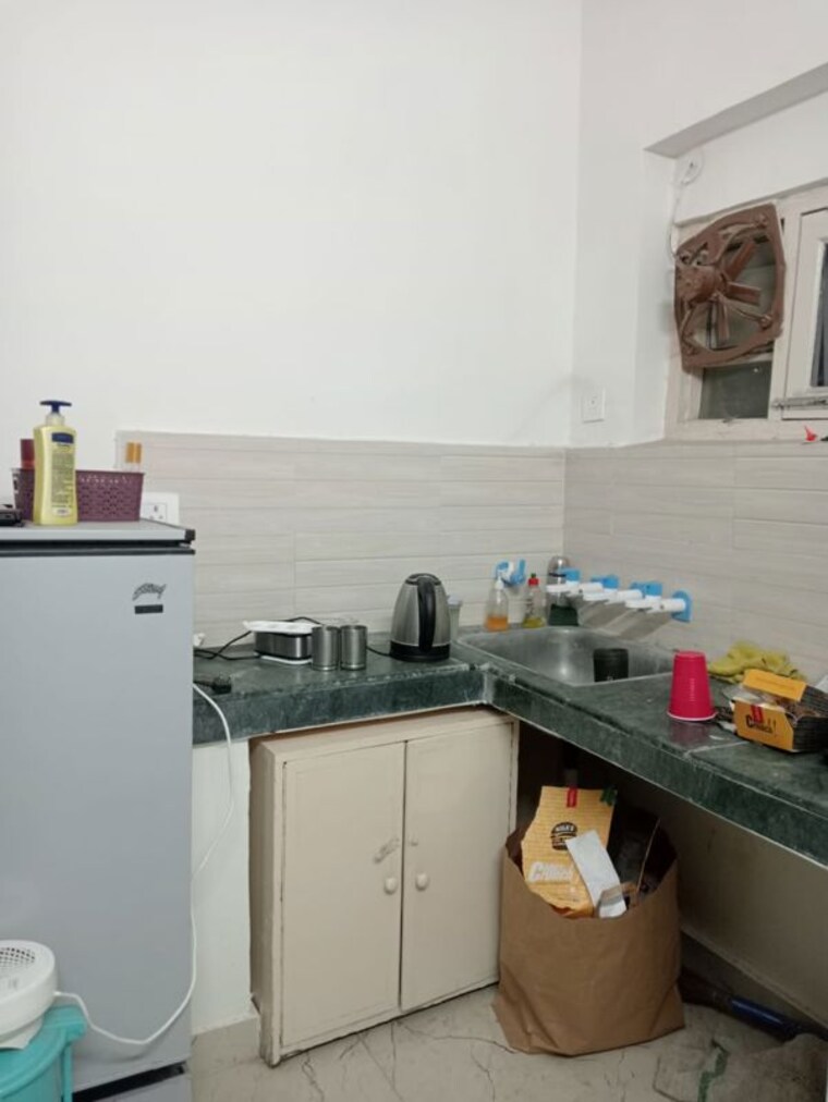 Kitchen, arun-vihar-sector-37 1 RK 300 Sq.Ft. Apartment In Sector 37 Noida 10548408