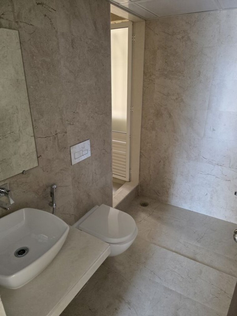 Bathroom, damji-shamji-mahavir-spring-tulip-phase-1 2 Bedroom 784 Sq.Ft. Apartment In Pokhran Road No Two Thane 10548415
