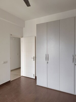 Room in 3 BHK Apartment at Mapsko Mount Ville, Sector 79 – for Rent