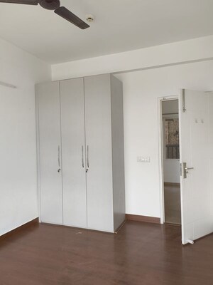 Room in 3 BHK Apartment at Mapsko Mount Ville, Sector 79 – for Rent