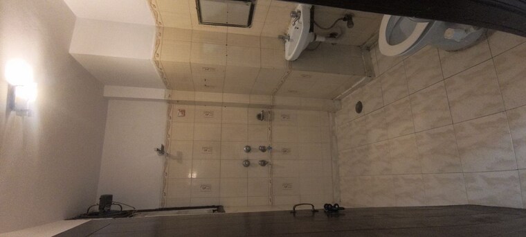 Bathroom, south delhi 1 Bedroom 450 Sq.Ft. Builder Floor In South Delhi Delhi 10548422