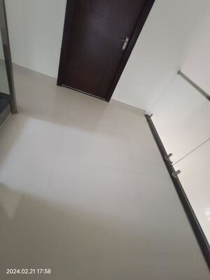 Room in 3 BHK Apartment at Hi Tech City – for Rent