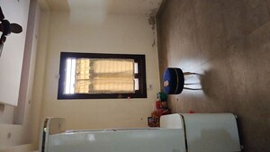 Furnished Amenities in 3 BHK Builder Floor at Chiranjiv Vihar – for Sale