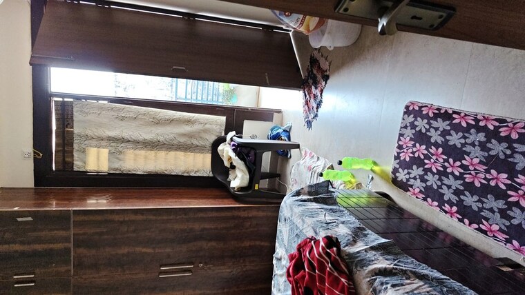  Parking, chiranjiv vihar 3 Bedroom 125 Sq.Yd. Builder Floor In Chiranjiv Vihar Ghaziabad 10548282