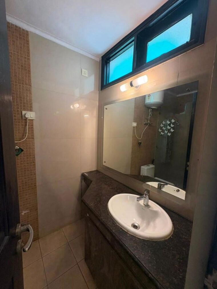 Bathroom, kohli-one-malibu-town-plot 3 Bedroom 250 Sq.Ft. Builder Floor In Sector 47 Gurgaon 10548480