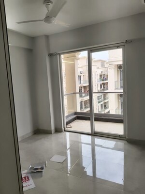Room in 2 BHK Apartment at Signature Global City, Sector 37d – for Rent