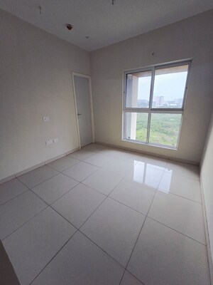 Room in 3 BHK Apartment at Godrej Park Ridge, Manjari – for Rent
