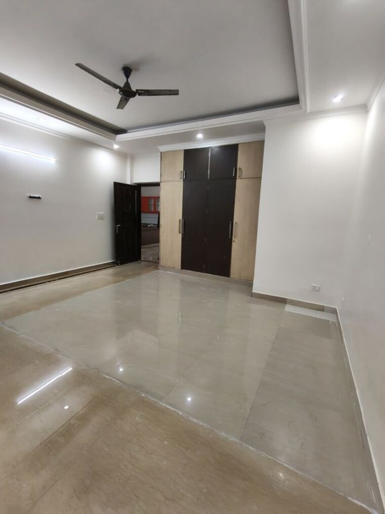 Room, sector 50 4 Bedroom 360 Sq.Mt. Independent House In Sector 50 Noida 10548624