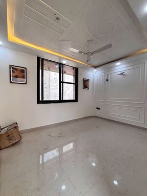 Room in 4 BHK Independent House at Uttam Nagar – for Sale