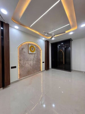 Building Lobby in 4 BHK Independent House at Uttam Nagar – for Sale