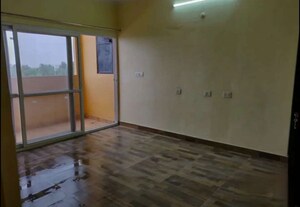 Room in 3 BHK Apartment at Hazratganj – for Rent