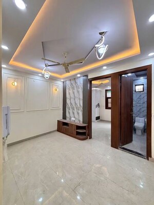 Room in 4 BHK Independent House at Uttam Nagar – for Sale