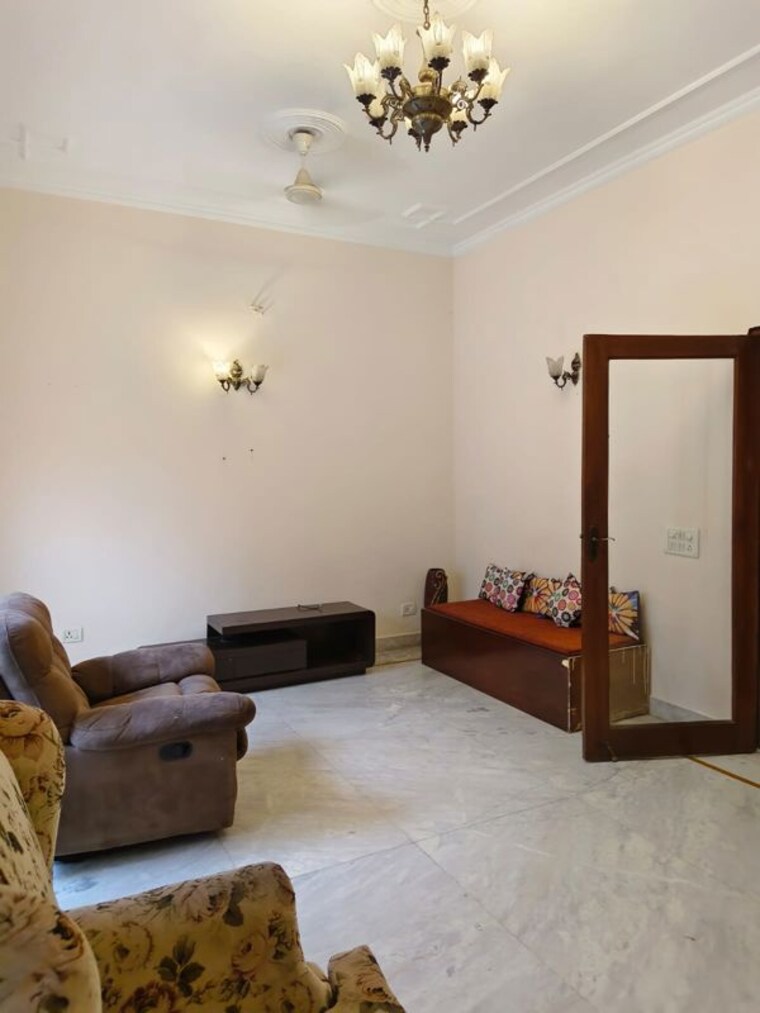 Living Room, sector 41 2 Bedroom 180 Sq.Mt. Independent House In Sector 41 Noida 10548681