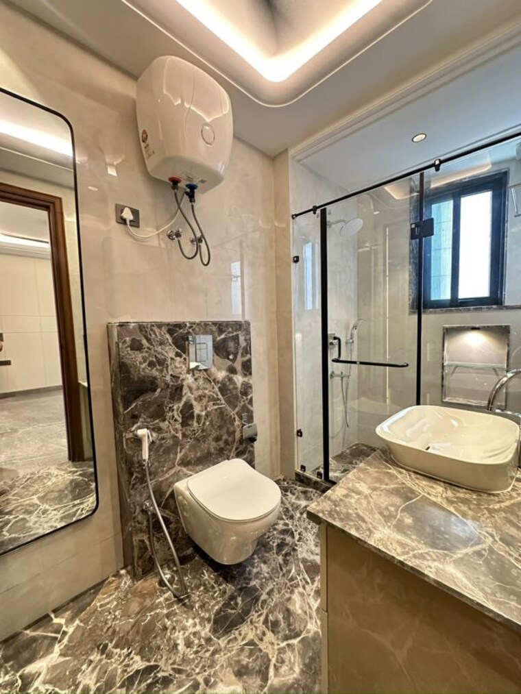 Attached Bathroom, sarvodaya enclave 3 Bedroom 2000 Sq.Ft. Apartment In Sarvodaya Enclave Delhi 10548710