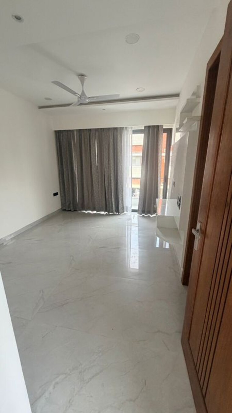 Room, sector 11 4 Bedroom 4500 Sq.Ft. Builder Floor In Sector 11 Chandigarh 10548724