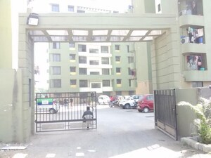 Parking in 1 BHK Apartment at RNA NG Regency Phase I, Balkum Pada – for Rent