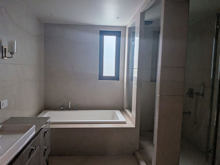 Bathroom, greater kailash i 4 Bedroom 2700 Sq.Ft. Apartment In Greater Kailash I Delhi 10548742