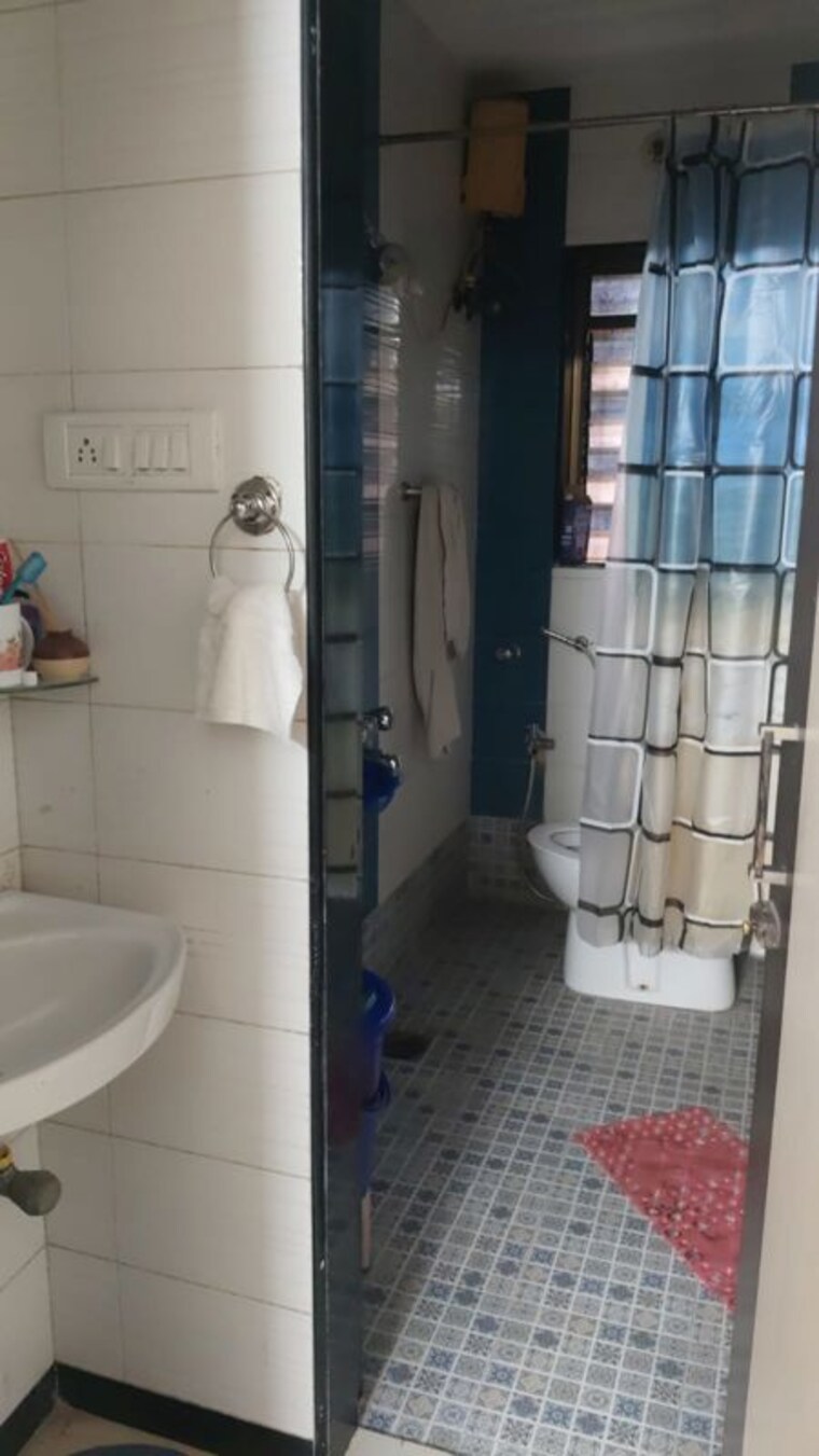 Bathroom, shree-krishna-eastern-winds 2 Bedroom 680 Sq.Ft. Apartment In Kurla East Mumbai 10548765