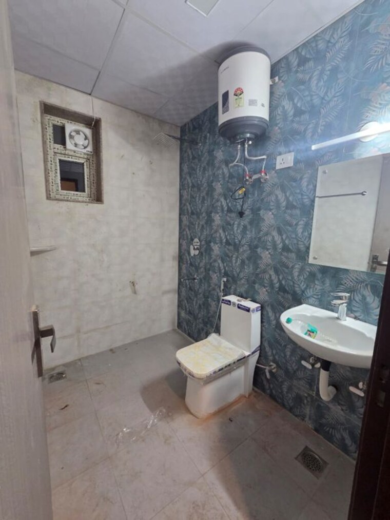 Bathroom, hewo-apartment 1 RK 400 Sq.Ft. Builder Floor In Sector 15 Gurgaon 10548761