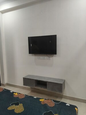 Furnished Amenities in 1 RK Builder Floor at Hewo Apartment, Sector 15 – for Rent