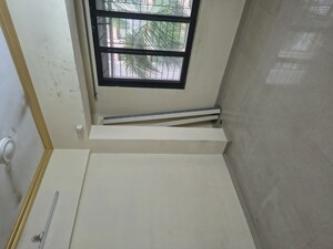 Room in 2 BHK Apartment at Vatsalabai Naik Nagar – for Rent