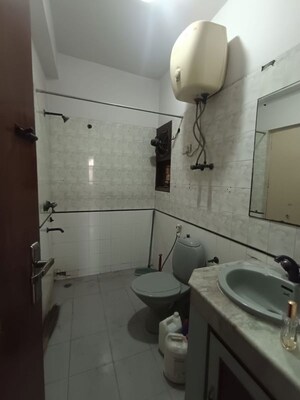 Team Area in 3 BHK Apartment at ATS Greens I, Sector 50 – for Sale