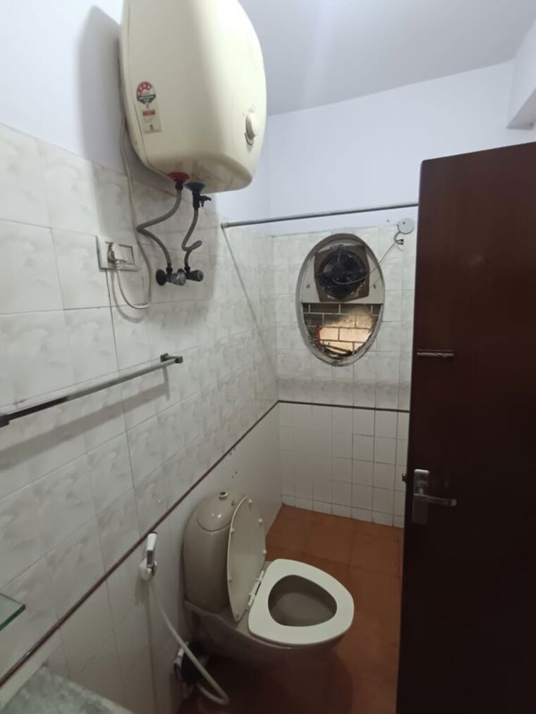 Bathroom, ats-greens-i 3 Bedroom 1267 Sq.Ft. Apartment In Sector 50 Noida 10548789