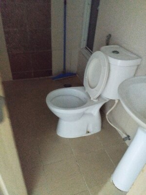 Bathroom in 2 BHK Apartment at Supertech Cape Town, Sector 74 – for Rent