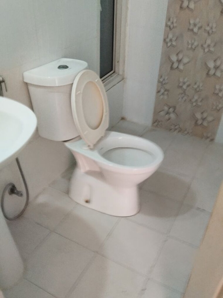 Bathroom, supertech-cape-town 2 Bedroom 1250 Sq.Ft. Apartment In Sector 74 Noida 10548787