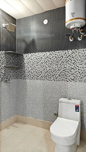 Bathroom in Studio Builder Floor at Sector 32 – for Rent