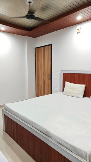 Bedroom in Studio Builder Floor at Sector 32 – for Rent