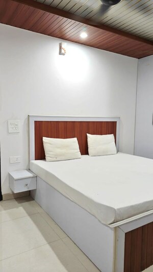 Studio Builder Floor For Rent in Sector 46