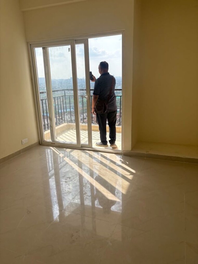 Room, noida central 5 Bedroom 3235 Sq.Ft. Apartment In Noida Central Noida 10548810