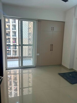 Room in 2 BHK Apartment at JNC The Park, Sector 16c Greater Noida – for Rent