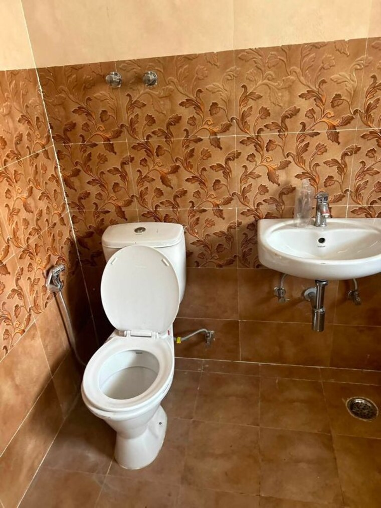 Bathroom, jnc-the-park 2 Bedroom 980 Sq.Ft. Apartment In Sector 16c Greater Noida Greater Noida 10548815