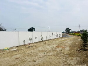  Plot For Sale in Gosainganj