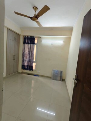 Room in 3 BHK Apartment at Paramount Emotions, Sector 1 Greater Noida – for Rent