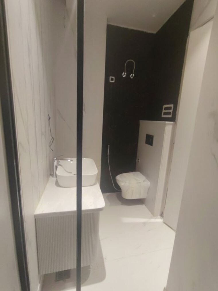Bathroom, vikas puri 3 Bedroom 200 Sq.Yd. Builder Floor In Vikas Puri Delhi 10548863
