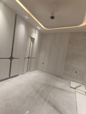 Room in 3 BHK Builder Floor at Vikas Puri – for Sale