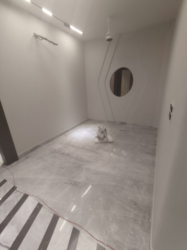 Room, vikas puri 3 Bedroom 200 Sq.Yd. Builder Floor In Vikas Puri Delhi 10548863