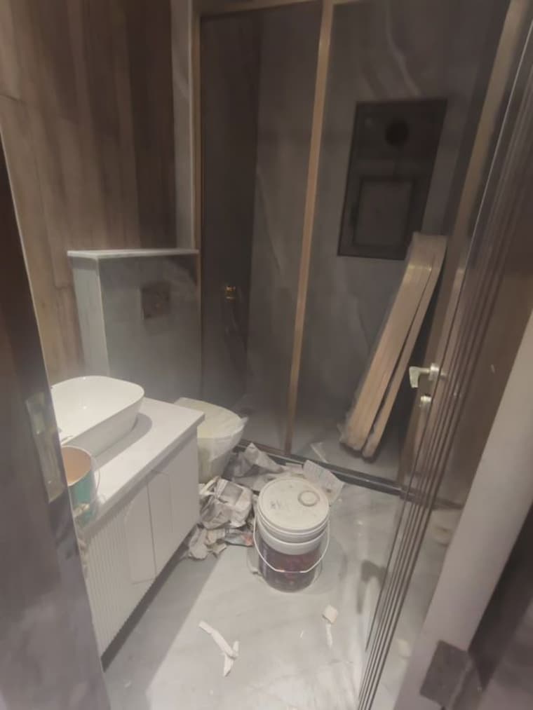 Bathroom, vikas puri 3 Bedroom 200 Sq.Yd. Builder Floor In Vikas Puri Delhi 10548863